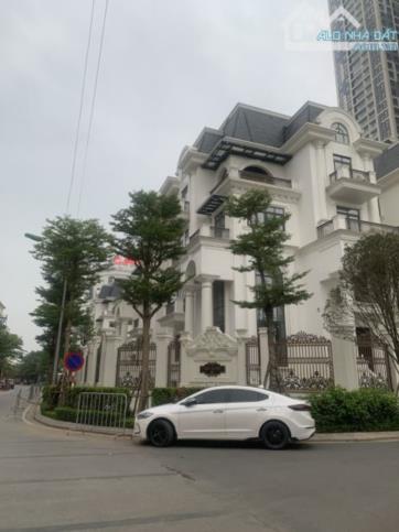 Bán nhà BT mặt phố Dịch Vọng, Kinh Doanh, Nhỉnh 69 tỷ