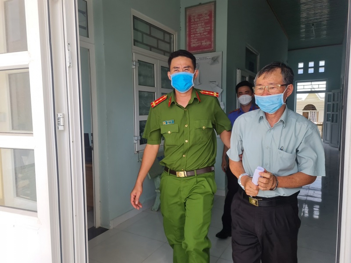 Phí Văn Thành bị bắt để phục vụ điều tra (Ảnh: VKS cung cấp)