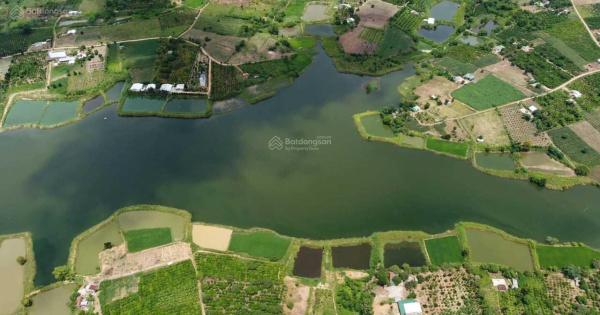 Đất giáp hồ nghỉ dưỡng 13752,9m2 thổ cư 400m2, đường bê tông 3 tỷ 440 (Xuân Phú, Eakar)