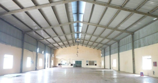 Cần cho thuê nhà xưởng 600m2 gần khu công nghiệp, cao tốc, sân bay thuận tiện xe