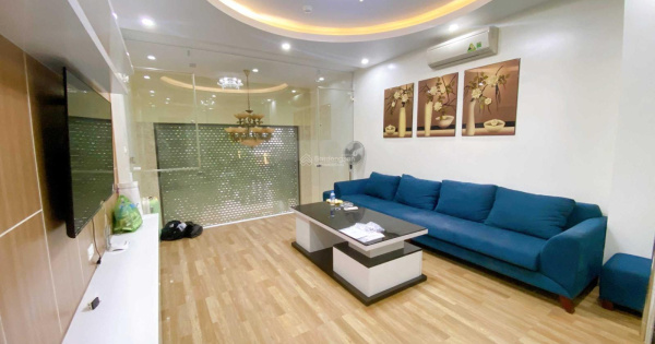 Cho thuê nguyên căn nhà riêng 7 phòng ngủ cực rộng tại Văn Cao