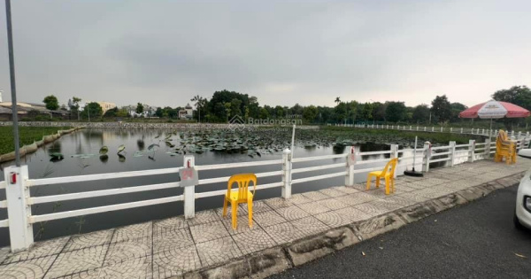 Hồ Sen Lotus 103m giá rẻ hơn thị trường 3 giá mặt đường nhựa trung tâm Hoà Lạc 0985508526