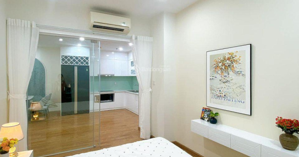 Cần bán nhanh căn 2PN - 90m2 - giá 5.x tỷ, tầng trung, tại Times City. LH: 0901793288