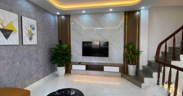 Bán nhà Đê La Thành, 40m2, Ngõ Thông Rộng, Mới Đẹp, 5.3 Tỷ