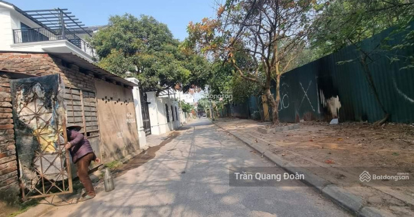 Bán Tình Quang, Long Biên, DT 62m2, MT 4,5m, đường thông thoáng, ô tô tránh, vỉa hè, giá 2,68tỷ