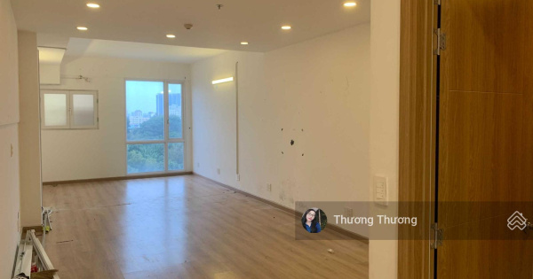 Charmington Cao Thắng cho thuê officetel 45m2 view thoáng trống suốt làm văn phòng có máy lạnh