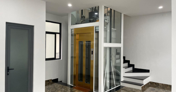 Cho thuê nhà phố 5 tầng 96m2 có thang máy vừa rẻ vừa đẹp tại Vinhomes Grand Park