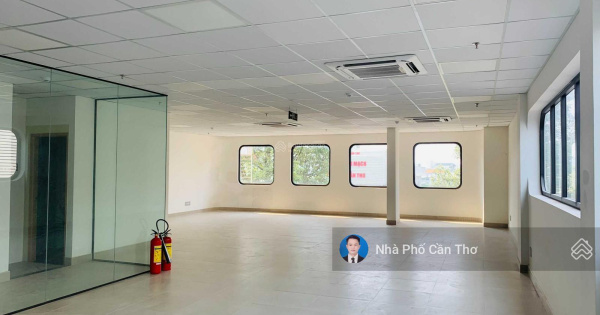 Officecantho (Văn phòng cho thuê, đậu 200, 300 xe máy)