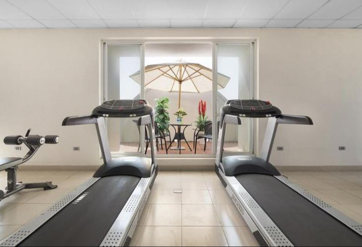 Phòng tập gym hiện đại tại Hoa Đào Hotel